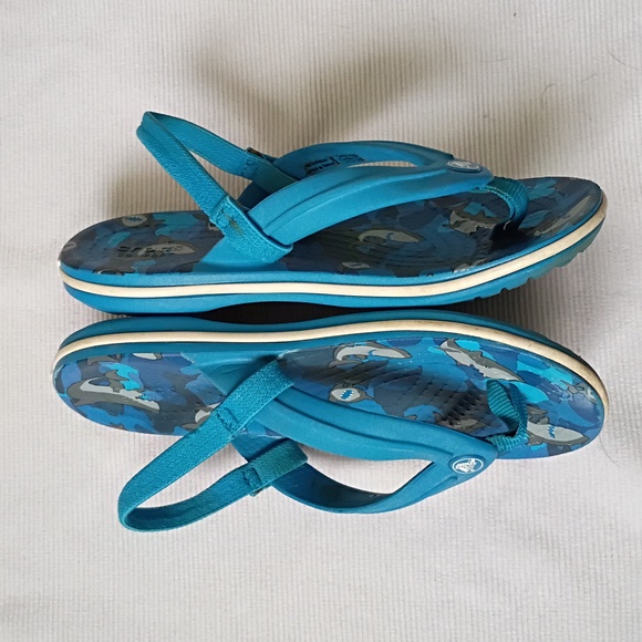Crocs Kids Shark Sling Back Flip Flops - Picture 3 of 7